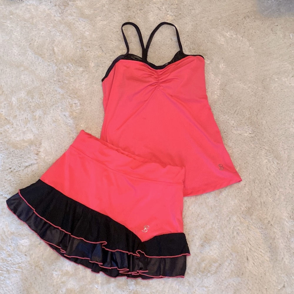 SOFIBELLA Women’s tennis set tank w bra liner, ruffle skirt w shorts